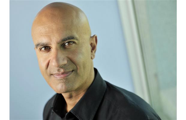 Five Ways To Wake Up Early to Run The Day by Robin Sharma